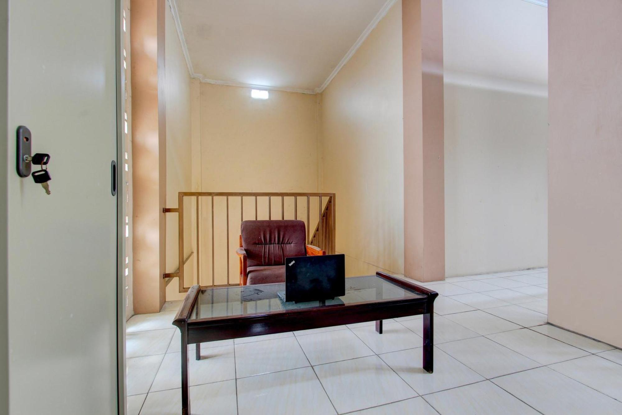 Spot On 93245 Guest House Mulia Dua Syariah Klaten Екстериор снимка
