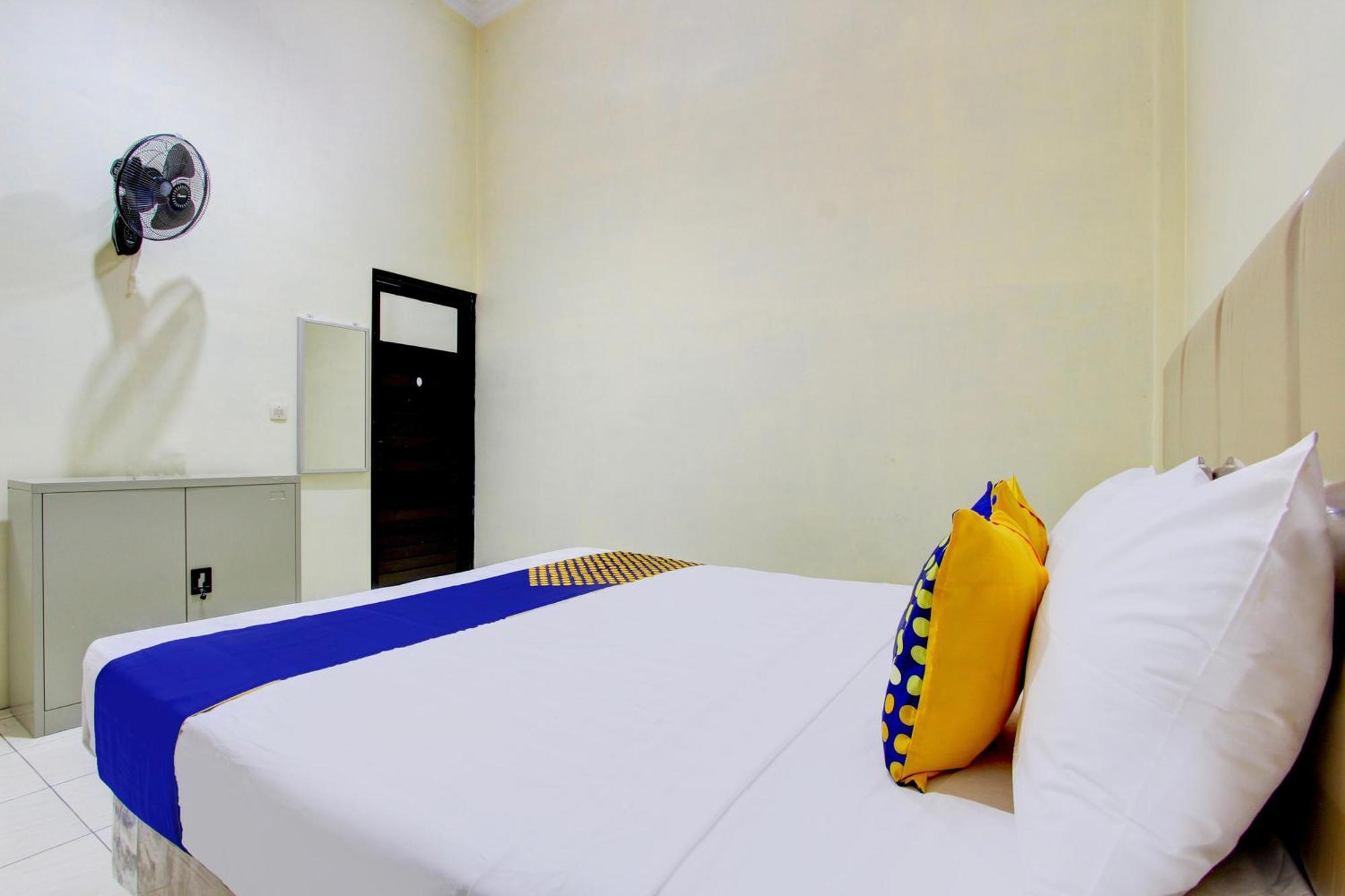 Spot On 93245 Guest House Mulia Dua Syariah Klaten Екстериор снимка