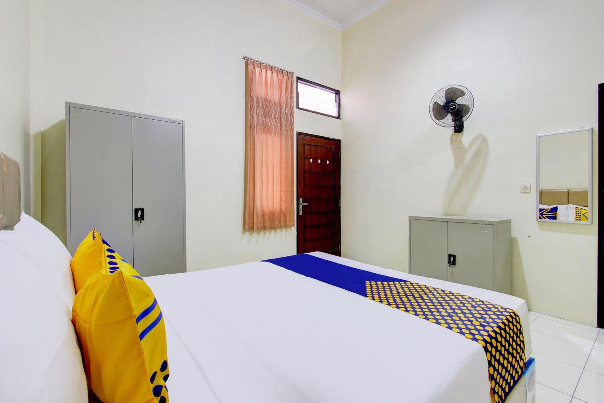 Spot On 93245 Guest House Mulia Dua Syariah Klaten Екстериор снимка