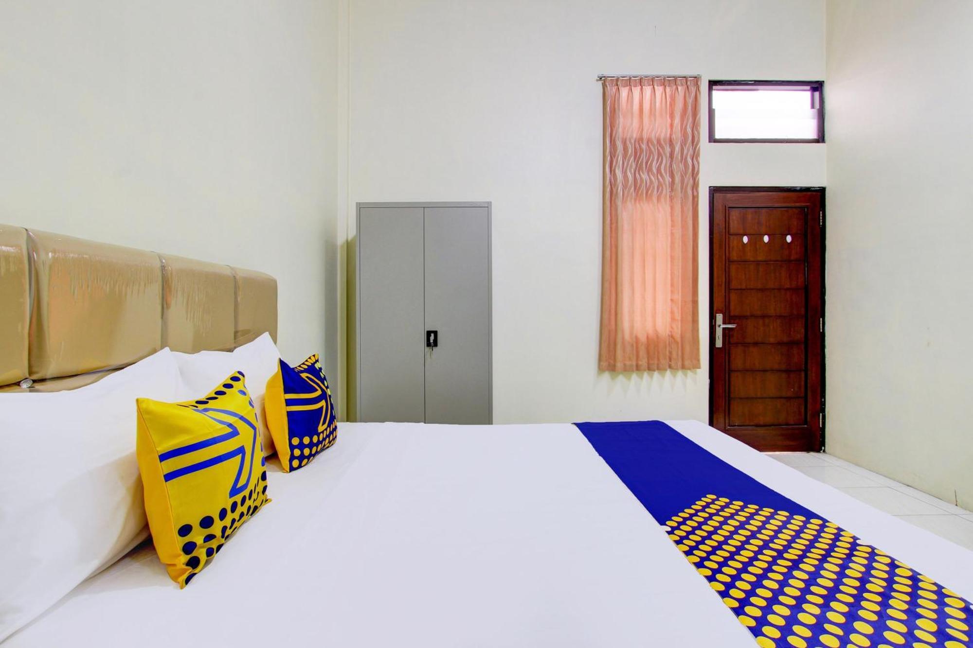 Spot On 93245 Guest House Mulia Dua Syariah Klaten Екстериор снимка
