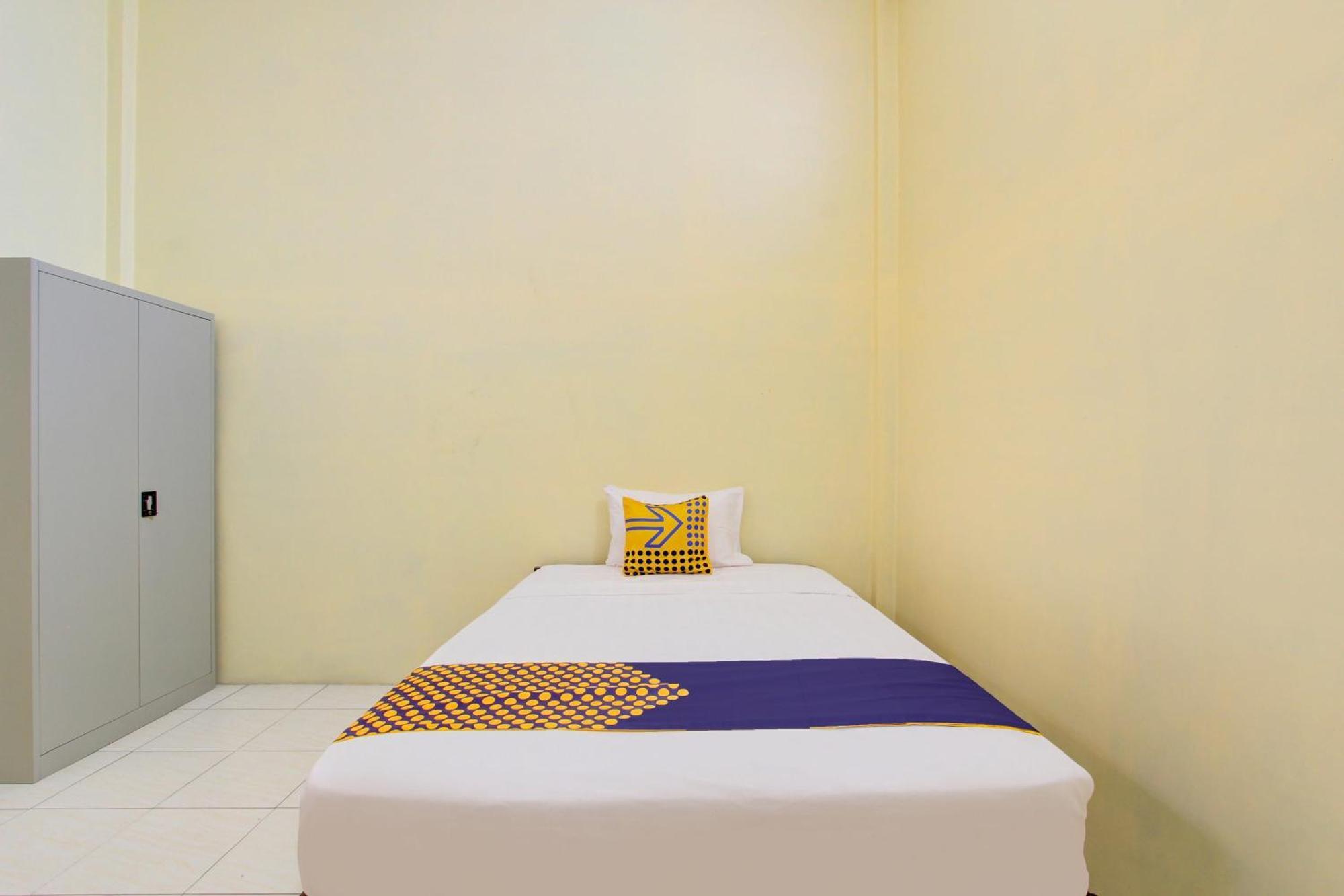 Spot On 93245 Guest House Mulia Dua Syariah Klaten Екстериор снимка
